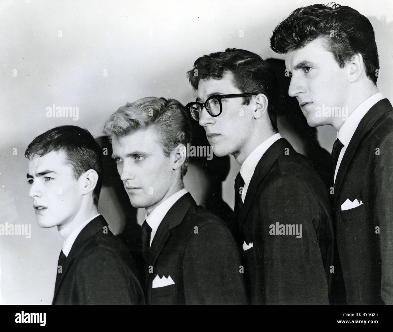 Photo de promotion de l'ombre du groupe pop britannique en 1960 environ avec de l : Tony Meehan, Jet Harris, Hank Marvin et Bruce Welch Banque D'Images
