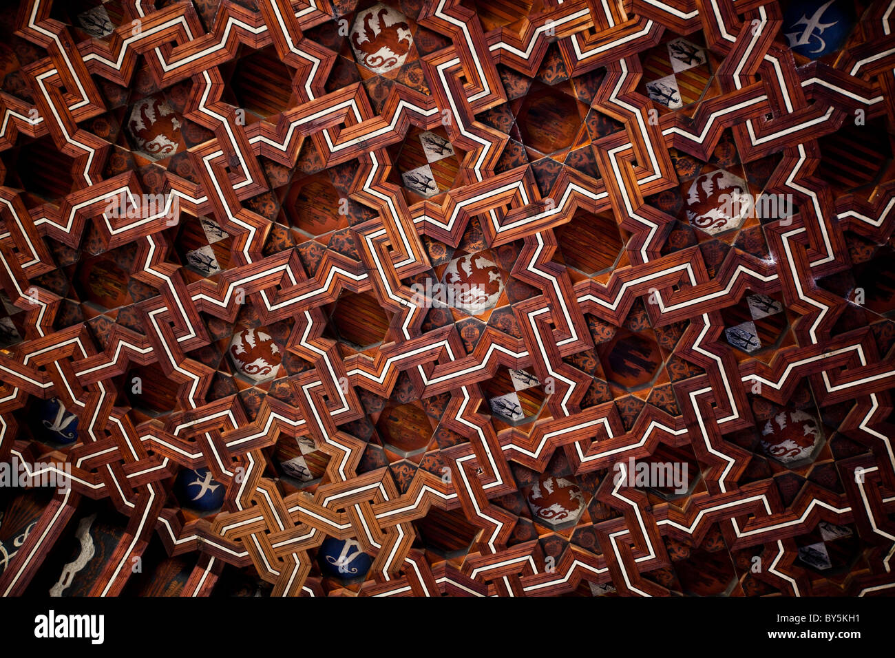 Plafond dans le Monasterio de San Juan de los Reyes, Tolède en Espagne. Banque D'Images