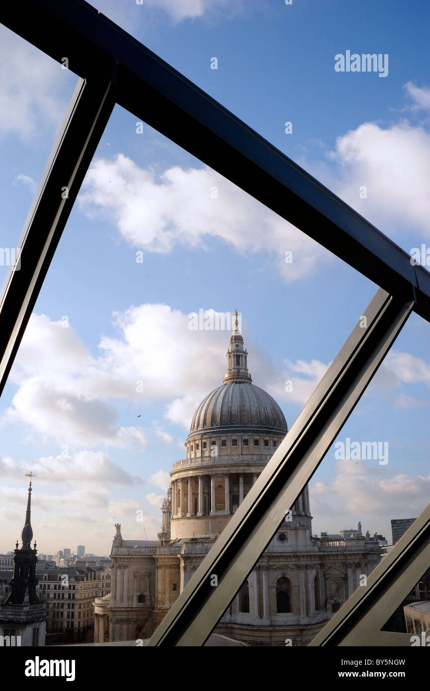 Vue de la Cathédrale St Paul à partir de la terrasse du toit d'un nouveau changement, Londres Banque D'Images