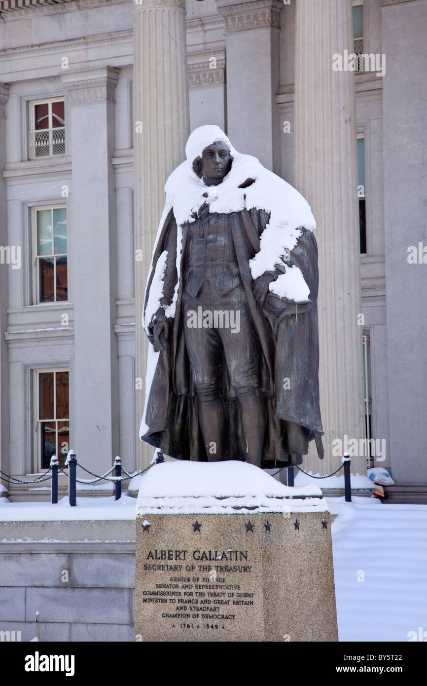 Albert Gallatin statue après tempête Hiver Département du Trésor des États-Unis Washington DC Banque D'Images