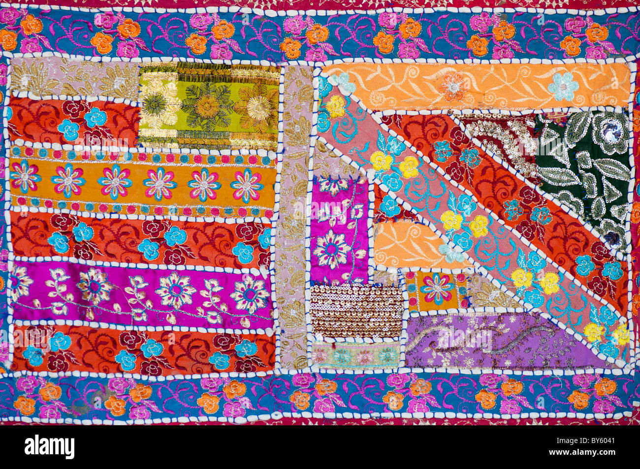 Tissu indien multicolore wall hanging. L'artisanat indien Banque D'Images
