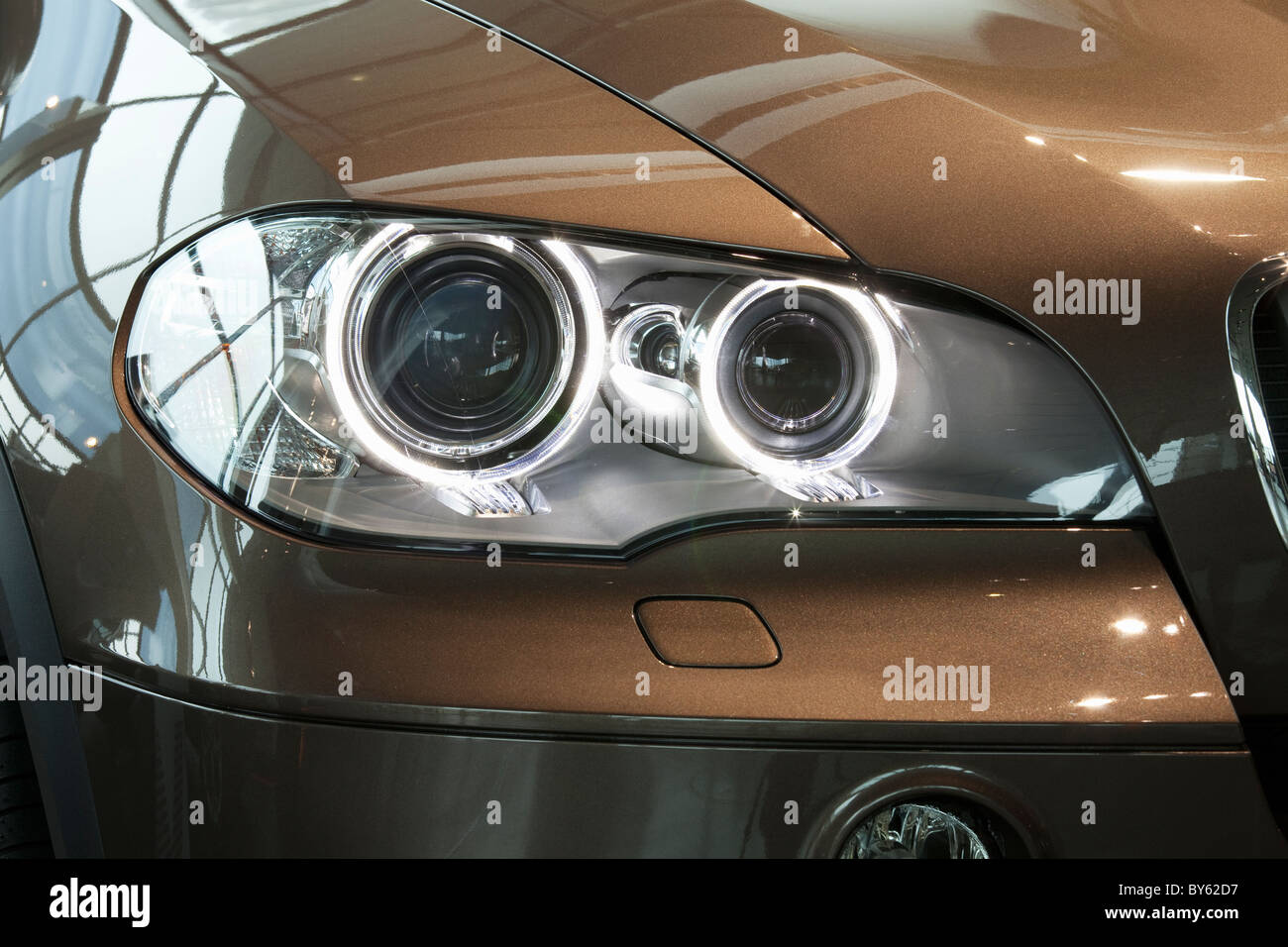 Phares à DEL sur une voiture BMW Banque D'Images