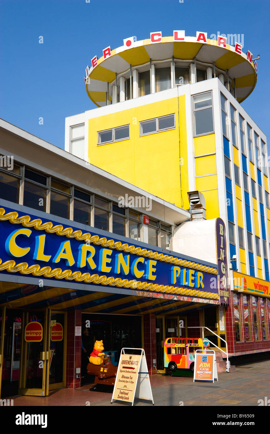 Angleterre Hampshire Portsmouth Clarence Pier de jeux électroniques sur le front de mer de Southsea avec fast food restaurant Wimpy Banque D'Images
