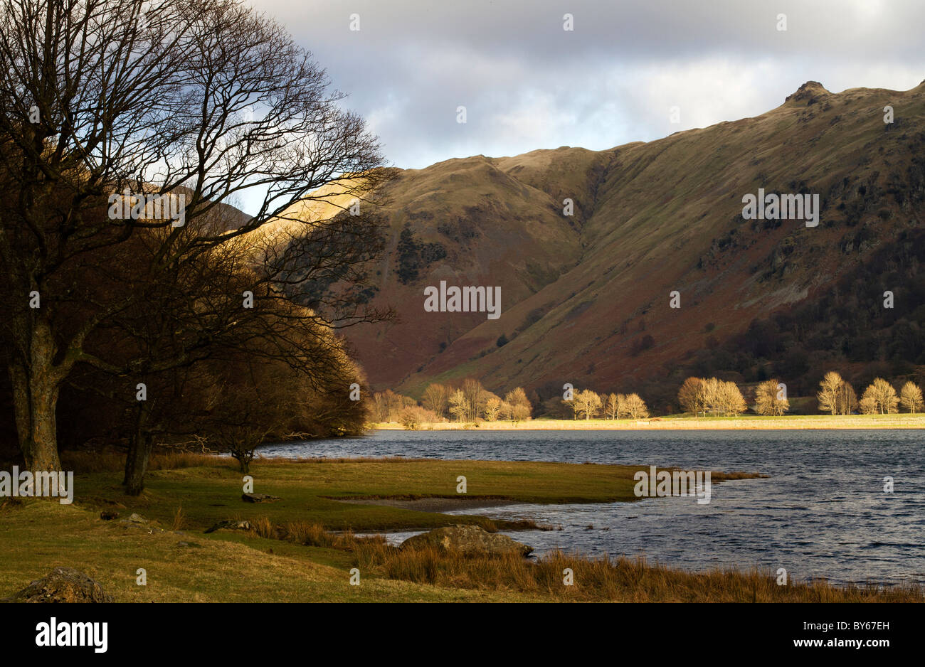 Dans Brotherswater winter sunshine Banque D'Images