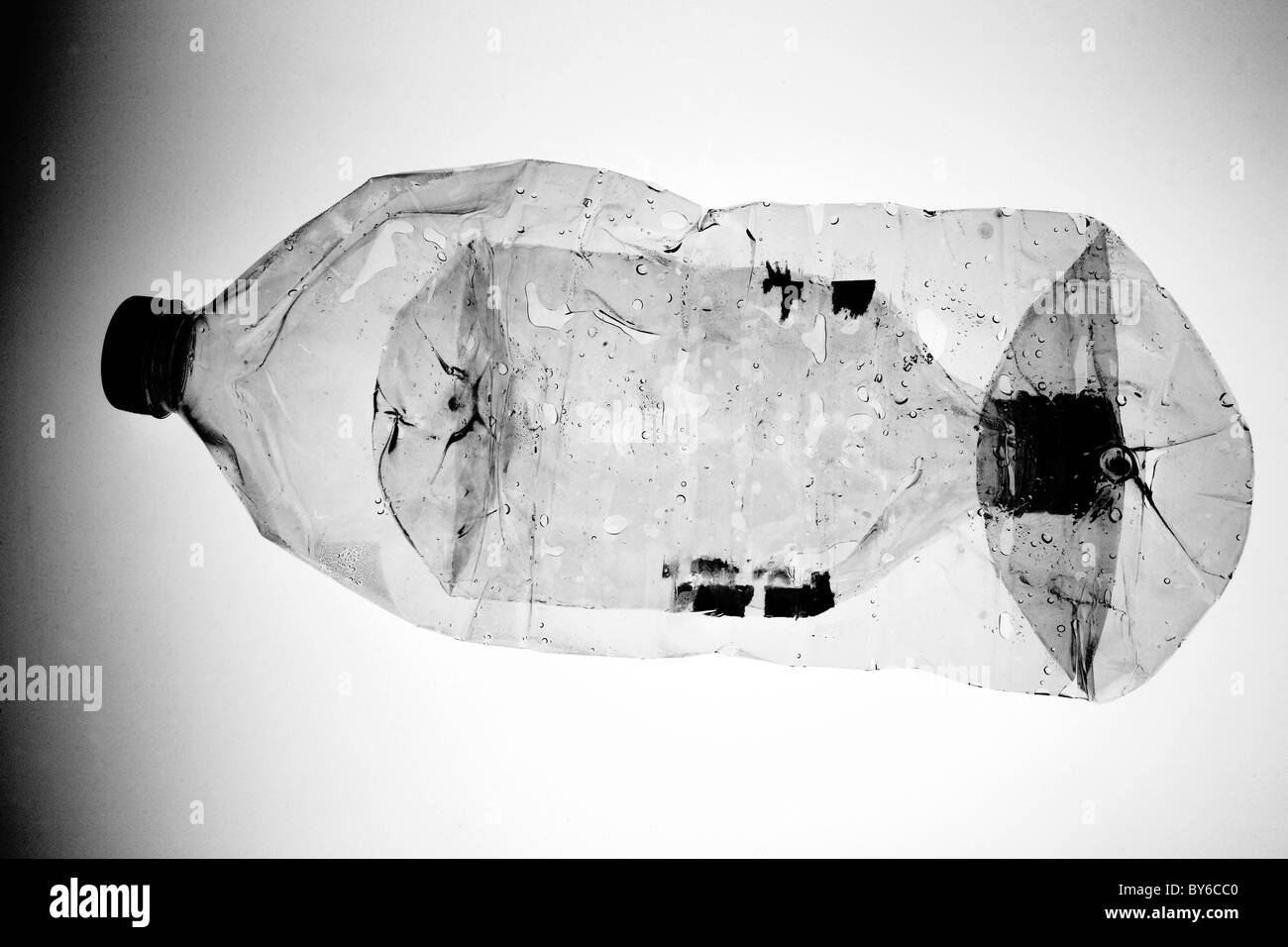 Vide bouteille en plastique transparent Banque D'Images