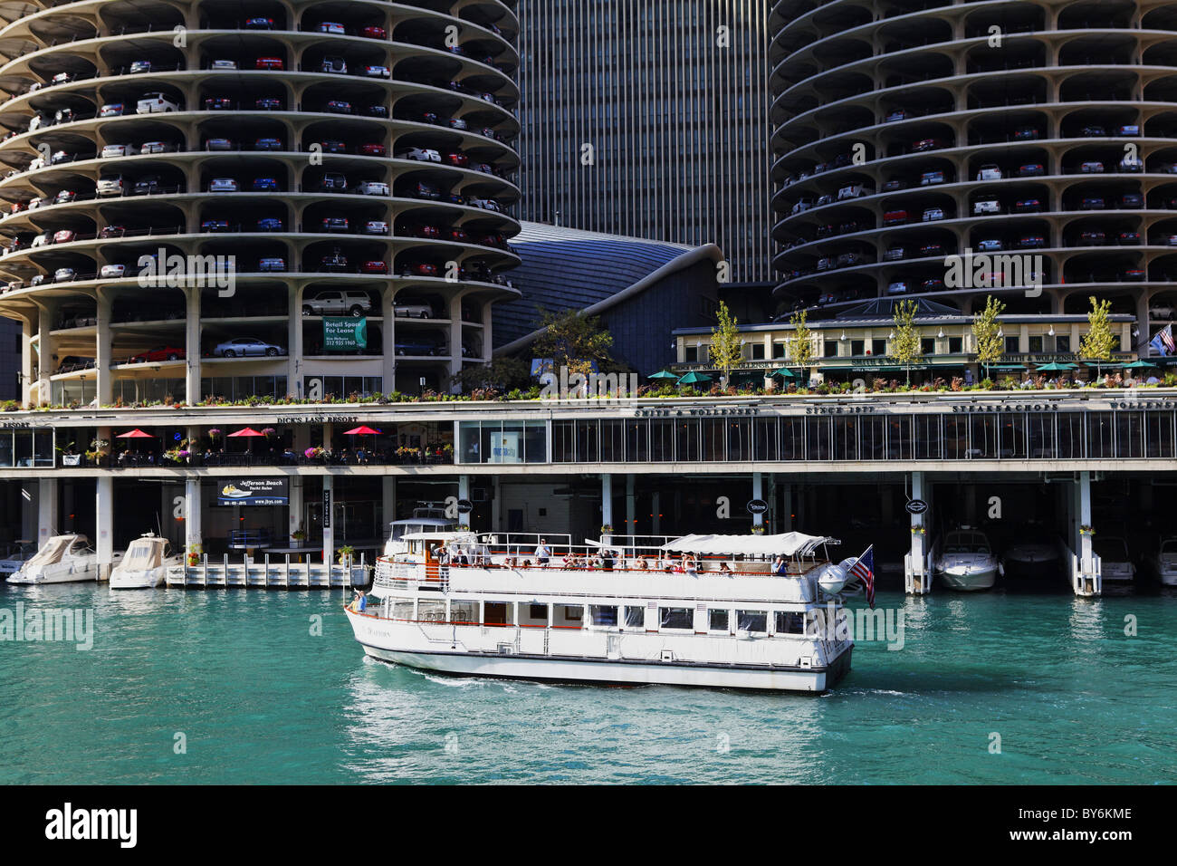 La rivière Chicago et Marina City, Chicago, Illinois, États-Unis Banque D'Images