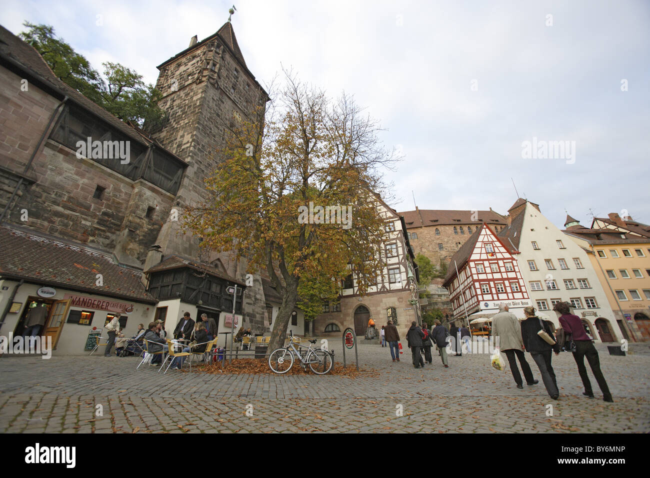 Tiergaertnertor et le château impérial, Nuremberg, Franconia, Bavaria, Germany Banque D'Images