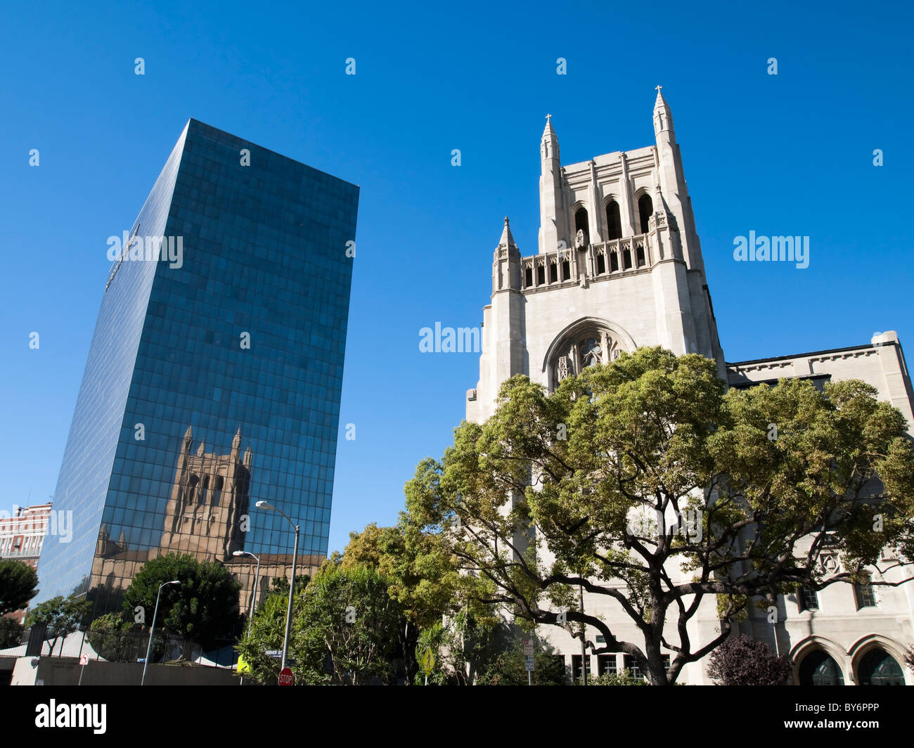 First Congregational Church et le Los Angeles County building Cours supérieures. Banque D'Images