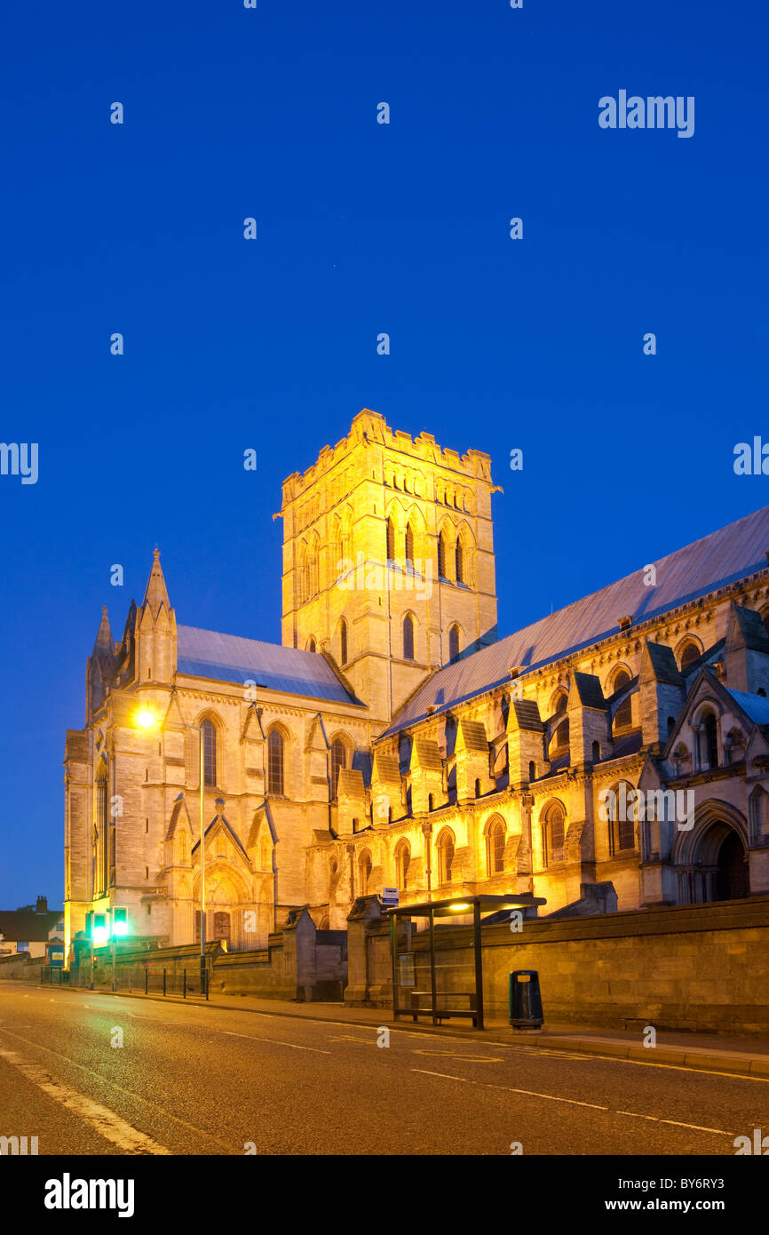 St Jean le Baptiste cathédrale catholique romaine éclairée la nuit à Norwich Banque D'Images