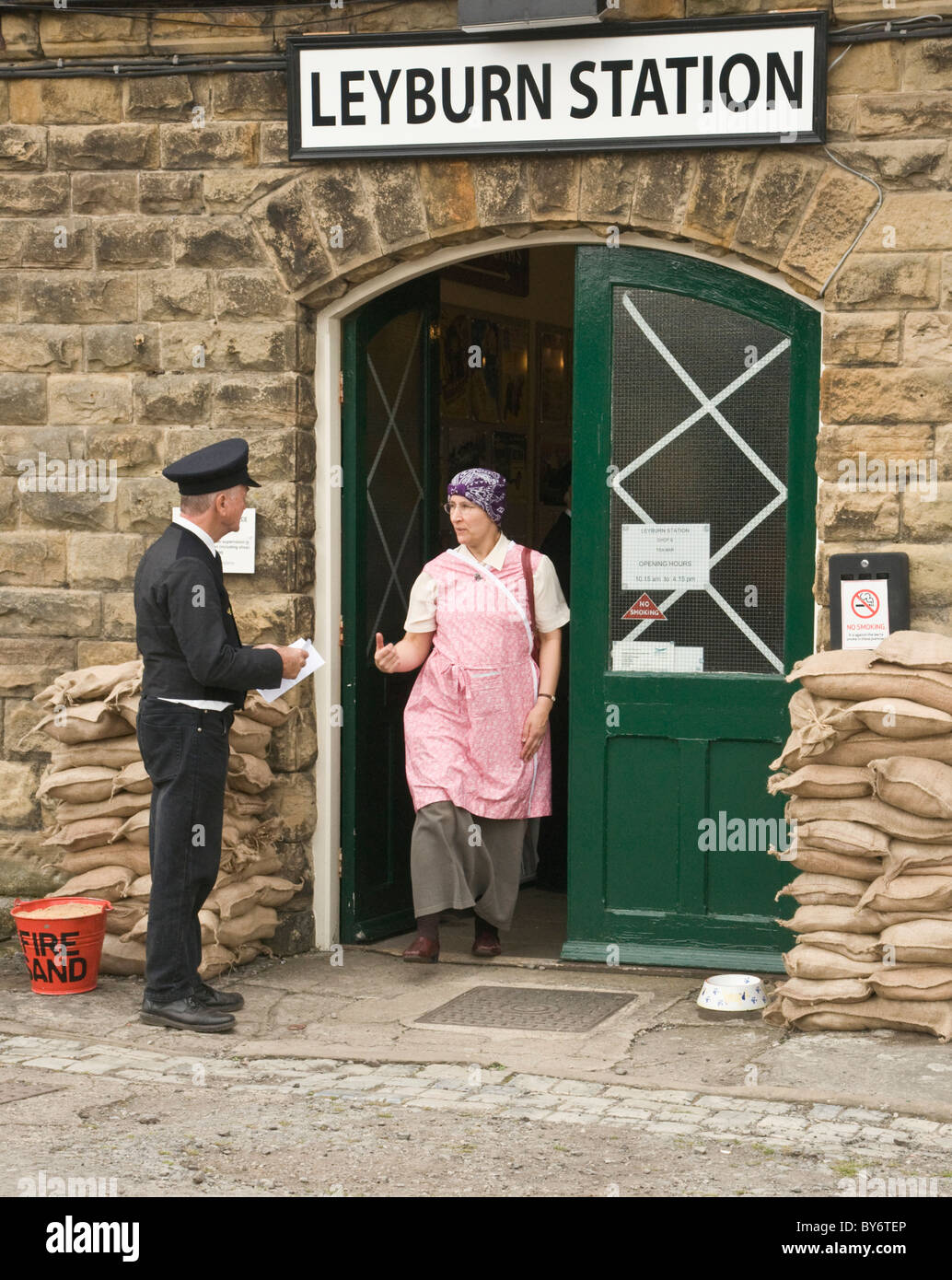 Entrée de la gare de Leyburn au cours de l'assemblée annuelle 1940 re-enactment Banque D'Images