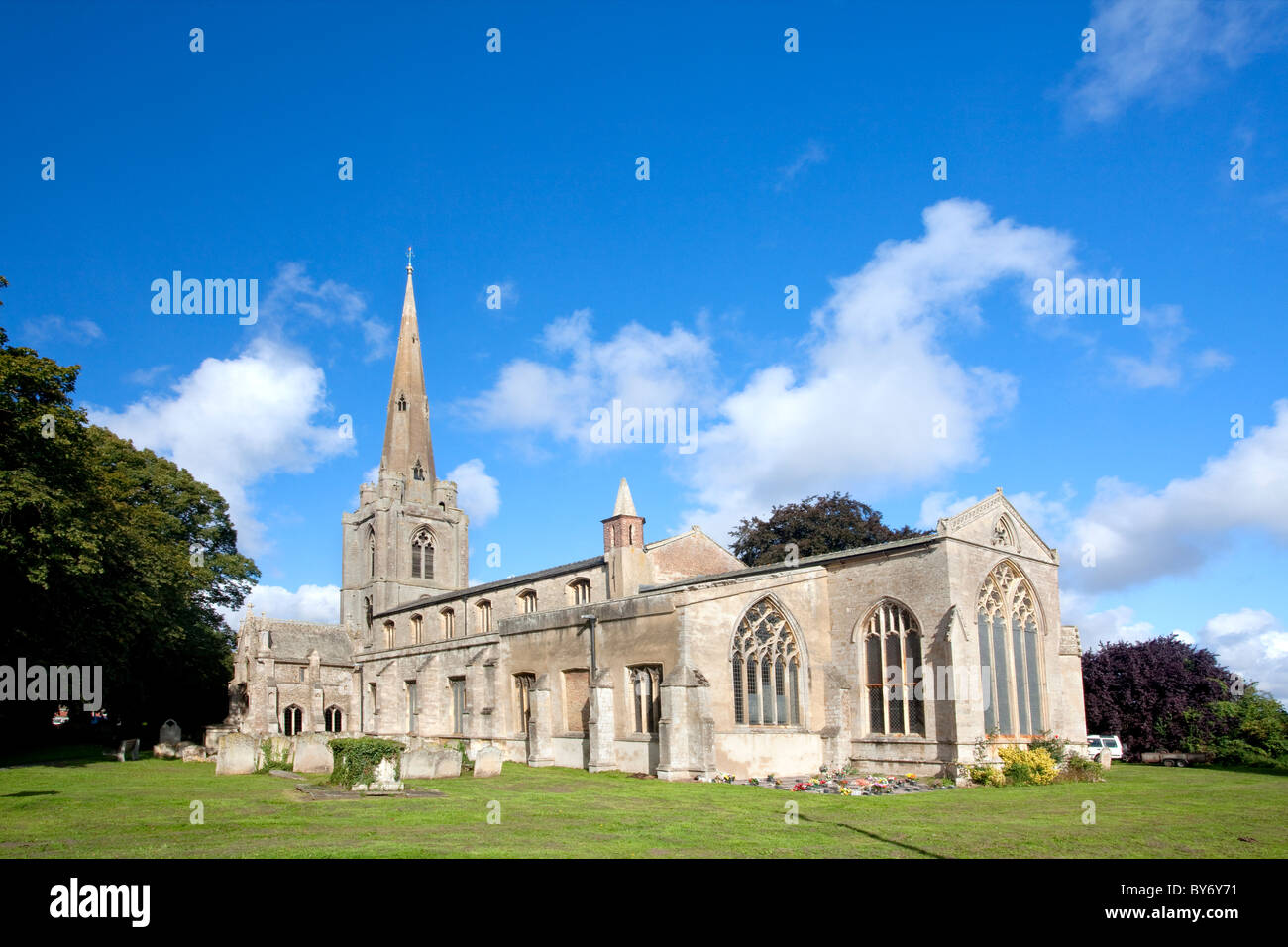 St Leonards church dans Levrington par un beau jour d'été à proximité de la ville de wisbech Cambridgeshire Banque D'Images