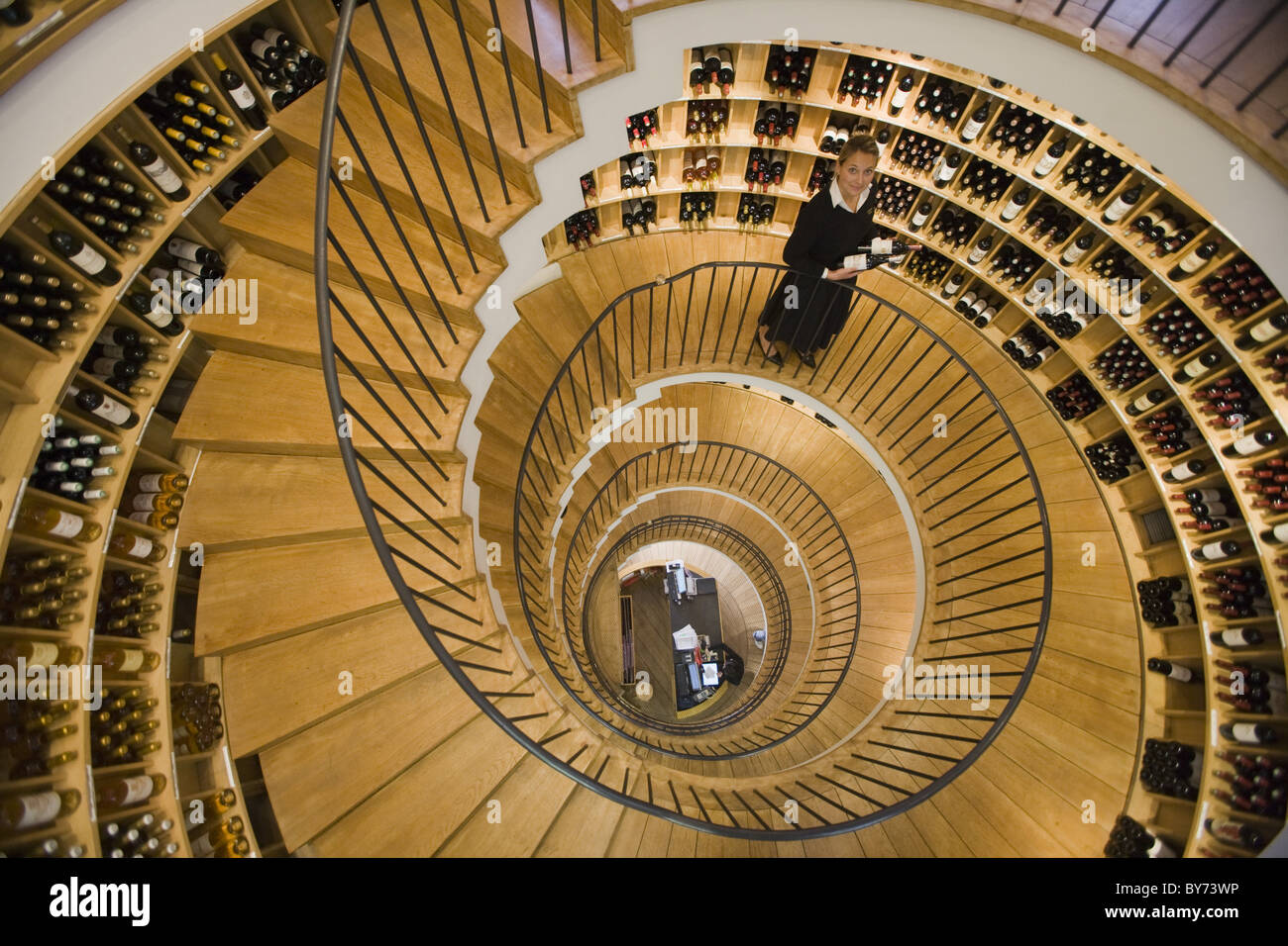 L'architecture extraordinaire dans l'Intendant magasin de vin, Bordeaux, Gironde, Aquitaine, France, Europe Banque D'Images