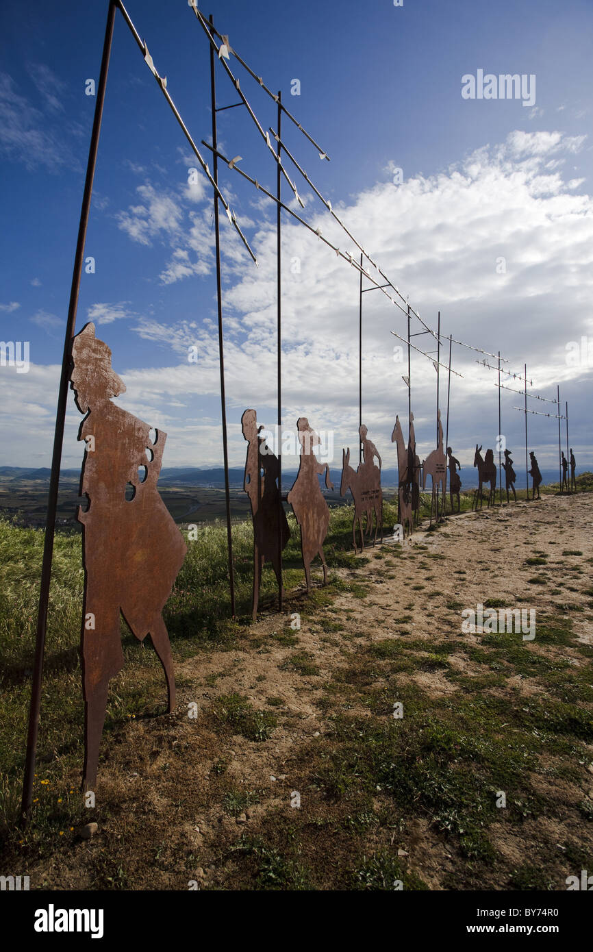 Sculpture en fer d'un groupe de pèlerins, Alto del Perdon, la Sierra del Perdon, près de Pampelune, Camino Frances, Chemin de Saint-Jacques de Compostelle, Cami Banque D'Images