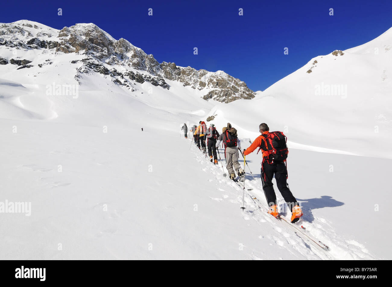 Ski alpinisme sur leur façon d'Tiz Tasner, Engadine, Grisons, Suisse, Europe Banque D'Images