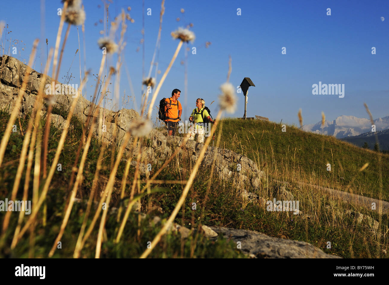 Randonneurs à Winklmoos Alp, Reit im Winkl, Chiemgau, Haute-Bavière, Bavaria, Germany, Europe Banque D'Images