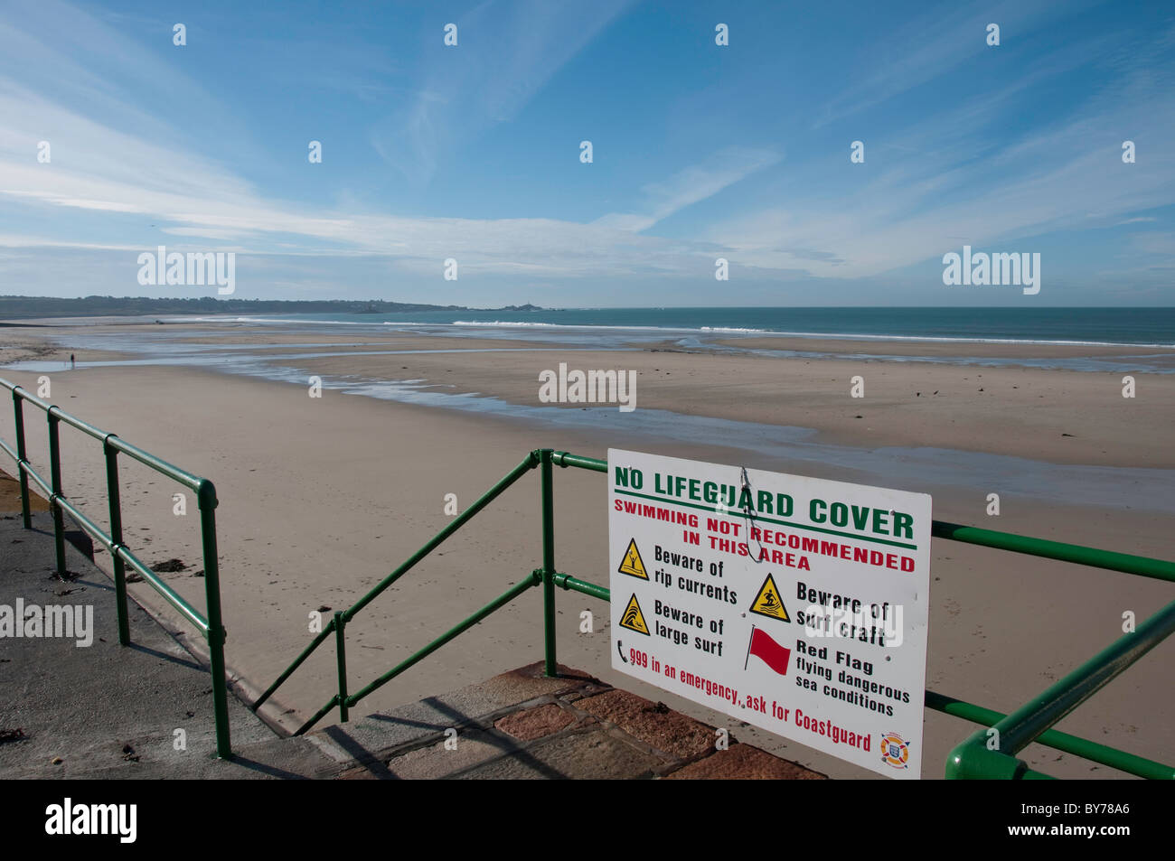 Pas de couvercle de sauveteur signe. Piscine pas recommandé dans ce domaine Banque D'Images