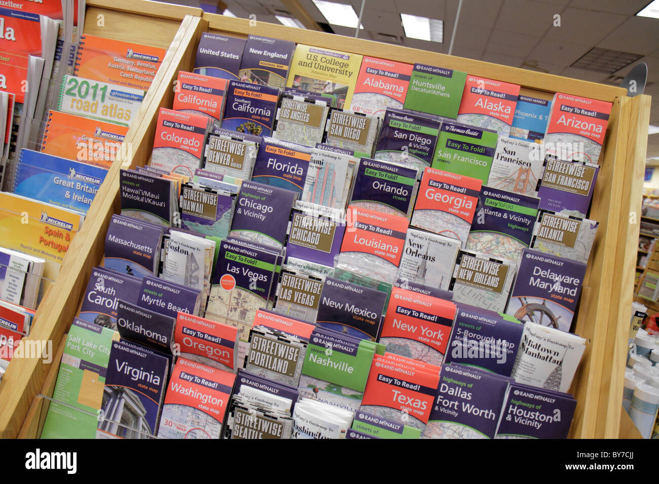 Georgia Lawrenceville,librairie,afficher vente état,ville,cartes,Road atlas,Rand McNally,location,plan rue,GA101016020 Banque D'Images