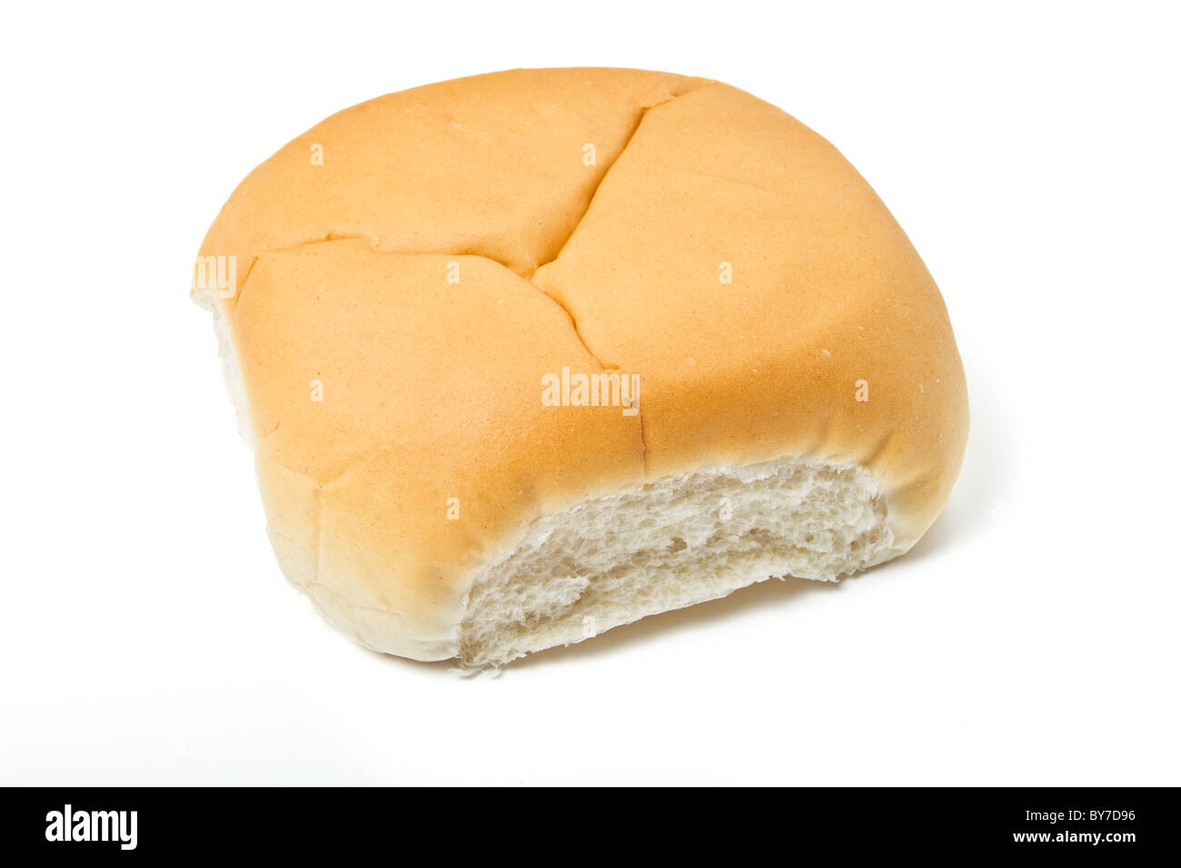 Blanc doux pain bap utilisée pour un sandwich isolé sur blanc. Banque D'Images