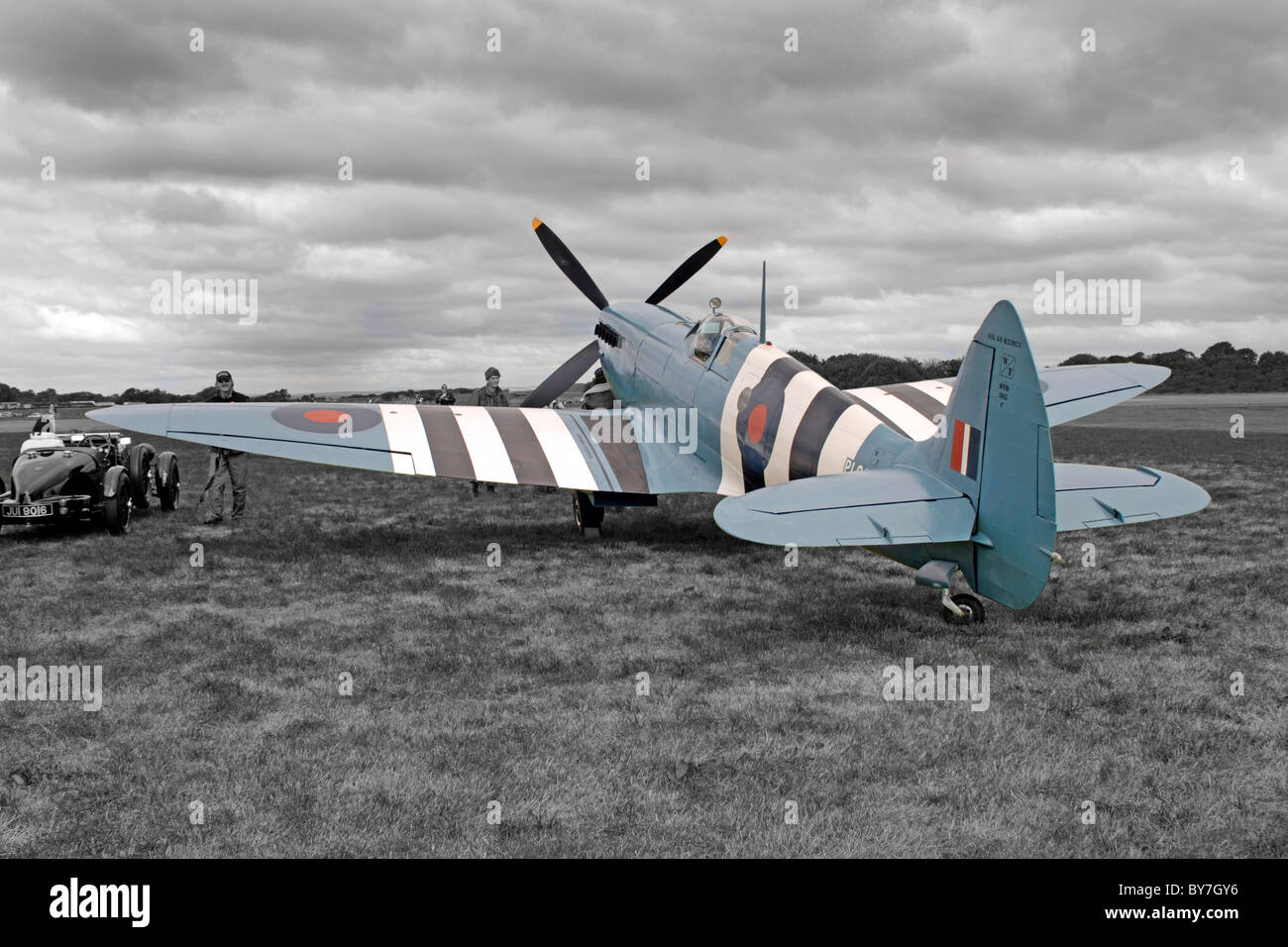 Teinté rétro image en noir et blanc d'un WW2 chasseur Supermarine Spitfire de la RAF Banque D'Images