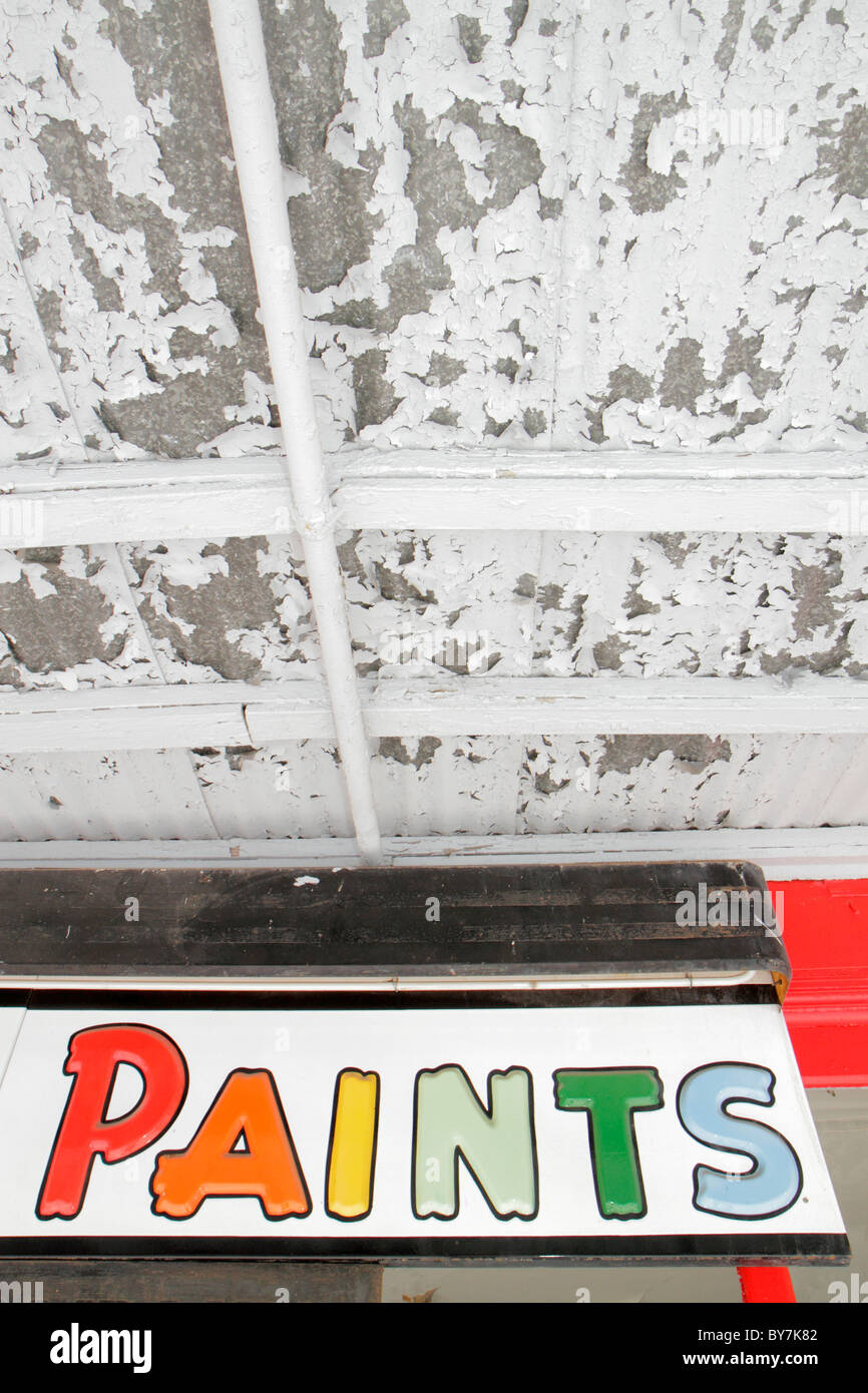 Tennessee Watertown,panneau,peintures,couleur,ébréché,mur,contraste,ironie,TN101013009 Banque D'Images