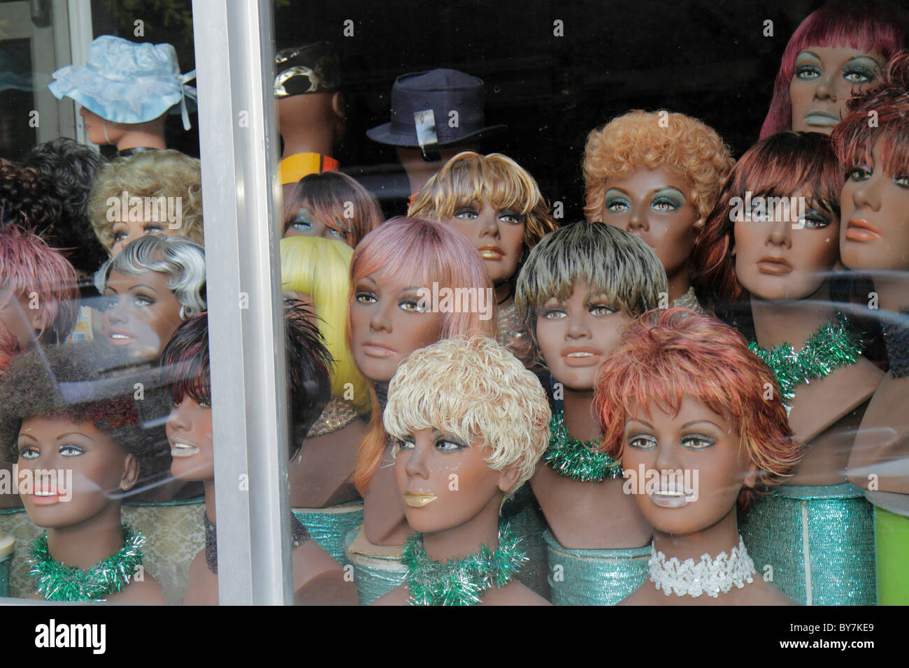 Mens wig Banque de photographies et d'images à haute résolution - Alamy