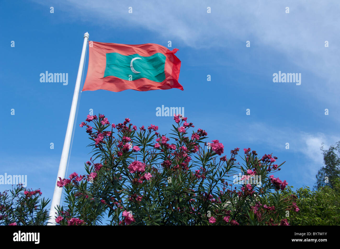 Les Maldives, homme. Capitale de l'archipel des Maldives. Drapeau des Maldives. Banque D'Images