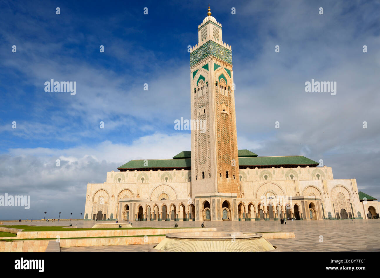 Grande Mosquée Hassan II avec le plus haut minaret du monde avec l'architecture mauresque à Casablanca Maroc Banque D'Images