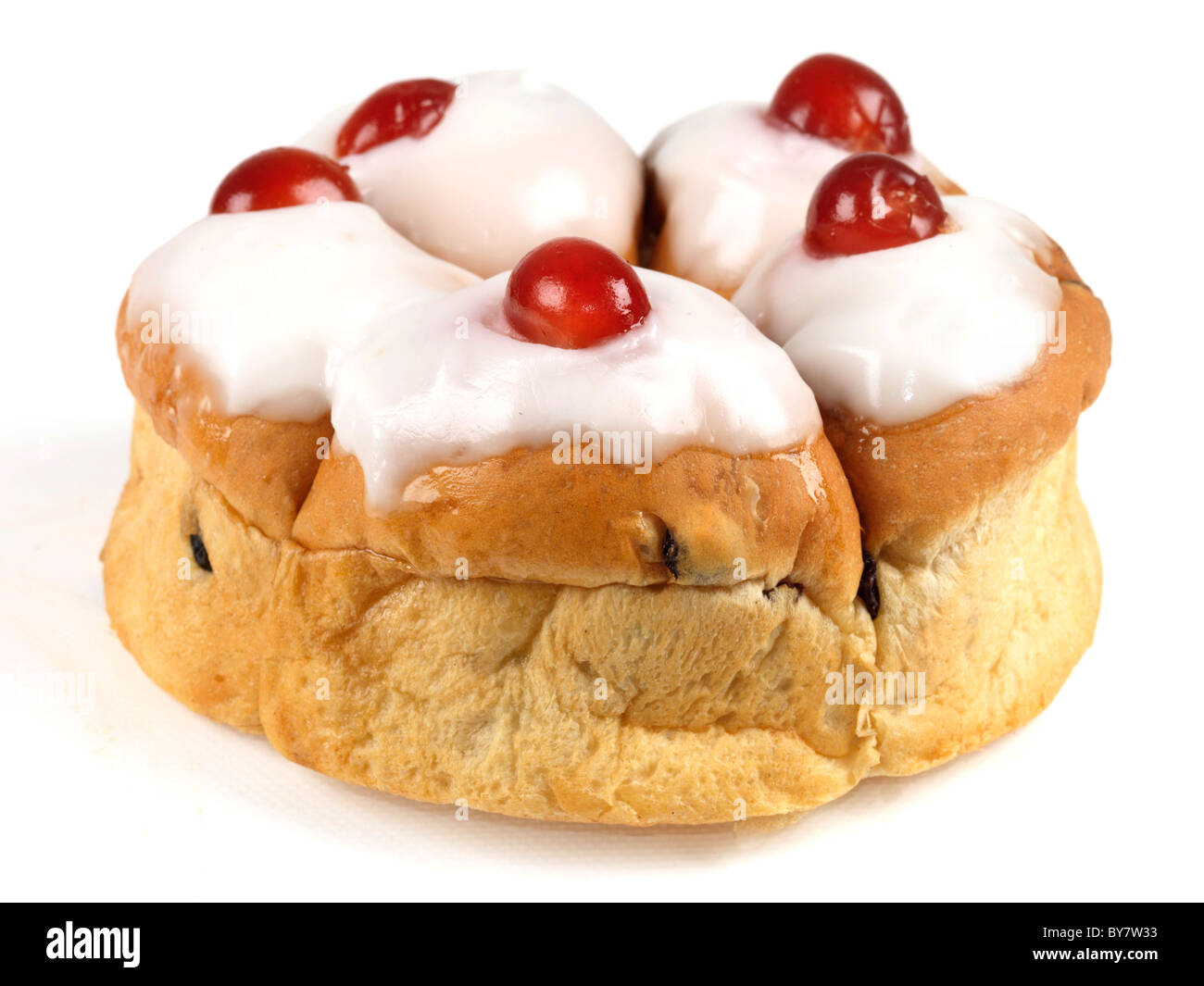 Petit Pain Fraichement Sorti De La Famille Belge Glace Anneau Surmonte D Un Gateau Glace Cerise Rouge Isole Sur Un Fond Blanc Avec Un Chemin De Detourage Et Aucun Peuple Photo Stock Petit Pain Fraichement Sorti De La Famille Belge Glace Anneau Surmonte D Un Gateau Glace Cerise Rouge Isole Sur Un Fond Blanc Avec Un Chemin De Detourage Et Aucun Peuple Photo Stock