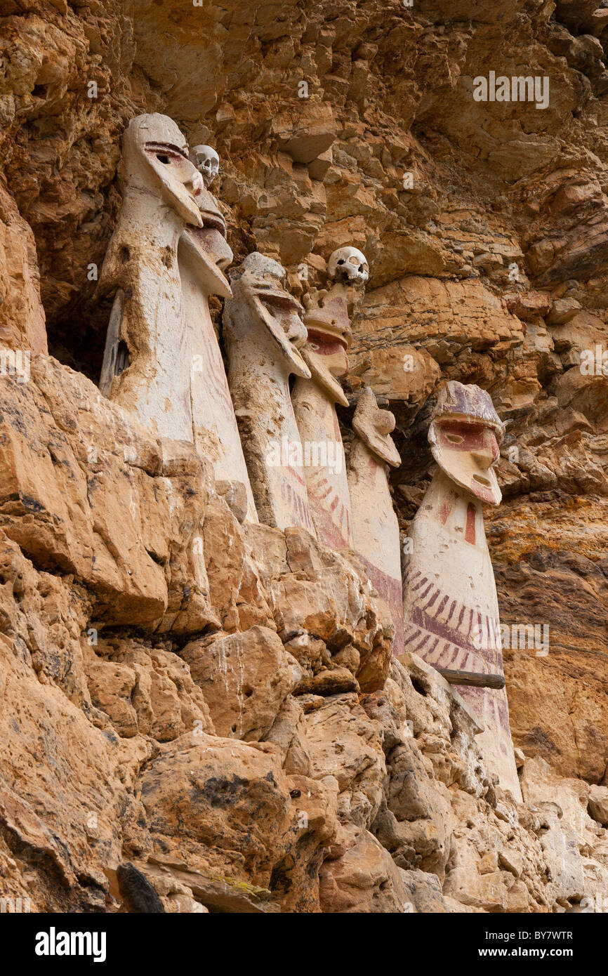 Karajia cercueils, près de Chachapoyas, Pérou Banque D'Images