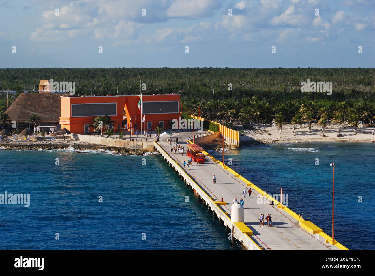 Jetée dans la zone portuaire, Costa Maya, Région de l'Est du Sud, le Mexique, les Caraïbes. Banque D'Images