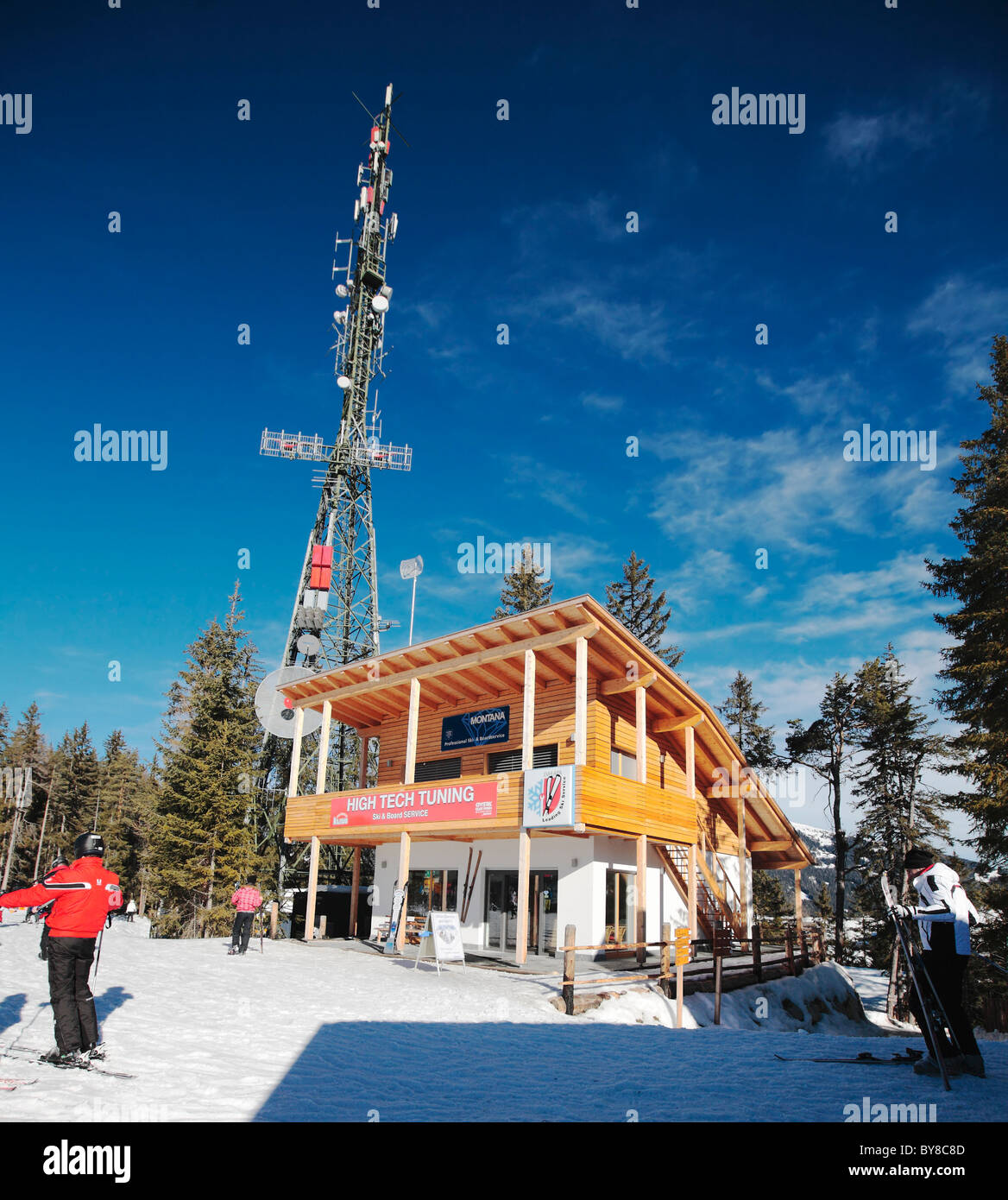Log Cabins situé sur le Plan de Corones Val Badia Trentin-Haut-Adige Italie Banque D'Images