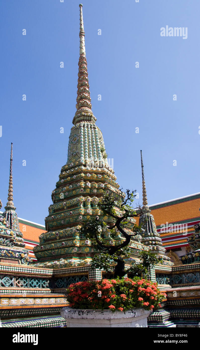 Stupa, Wat Po, autrement connu sous le nom de Wat Phra chetuphon, Bangkok, Thaïlande Banque D'Images