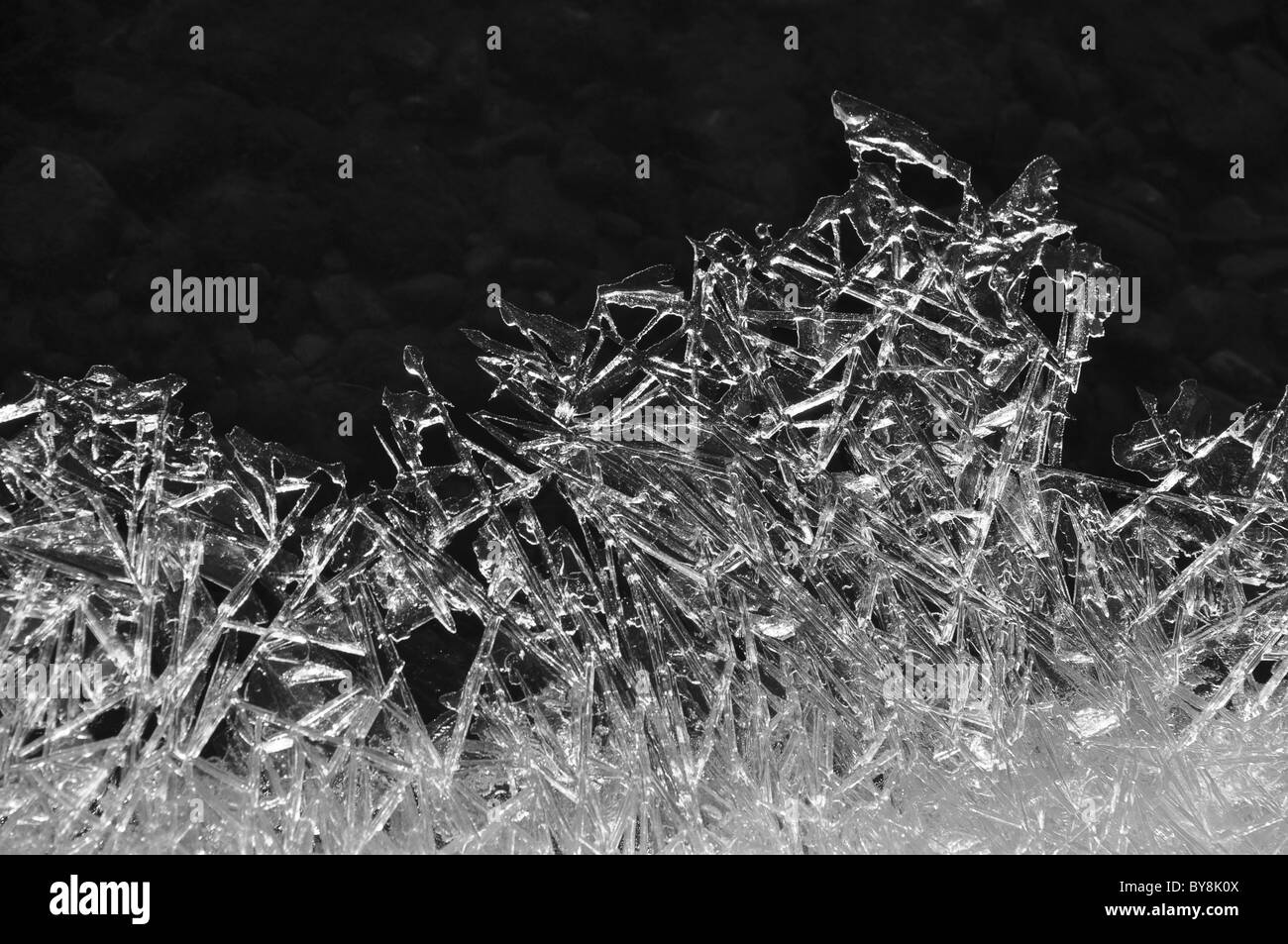 Les cristaux de glace de rivière Banque D'Images