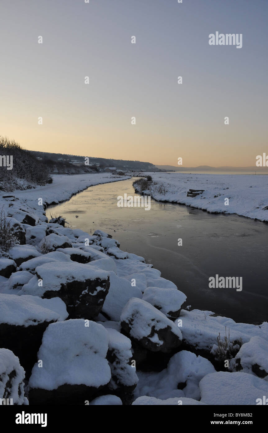 Frozen River au nord du Pays de Galles Llanddulas Dulas Banque D'Images