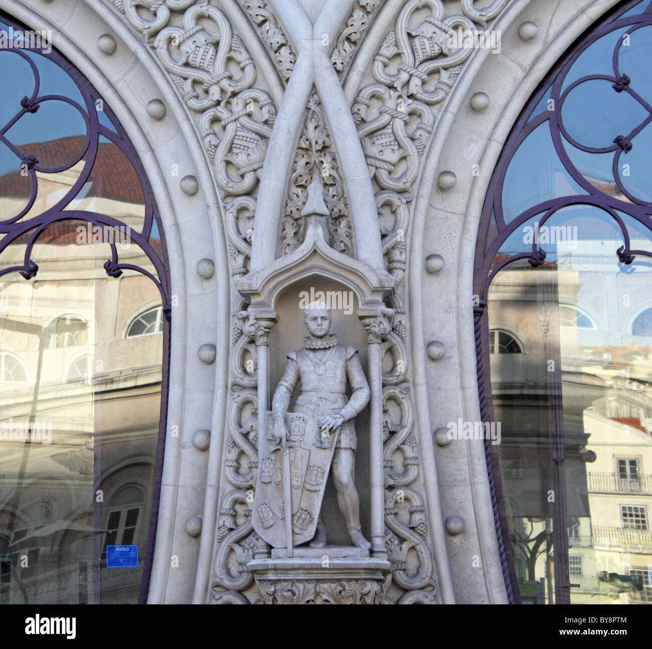 Façade de la Gare du Rossio (Estacao Central), conçu par Jose Luis Monteiro (1886-87), la Baixa, Lisbonne, Portugal Banque D'Images