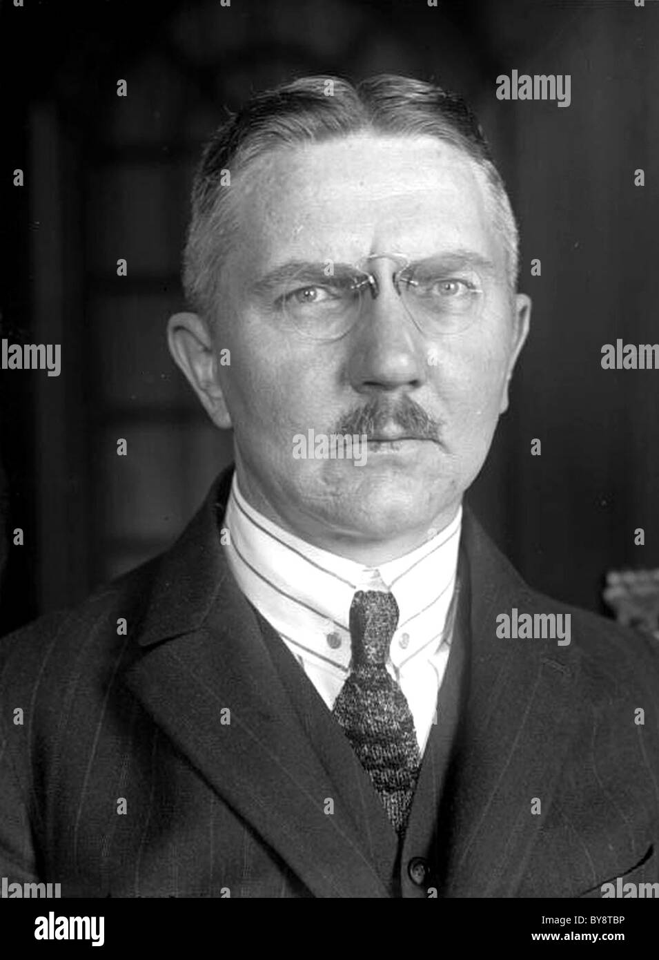 HJALMAR SCHACHT (1877-1970), banquier et économiste allemand fondateur de la SDP Banque D'Images
