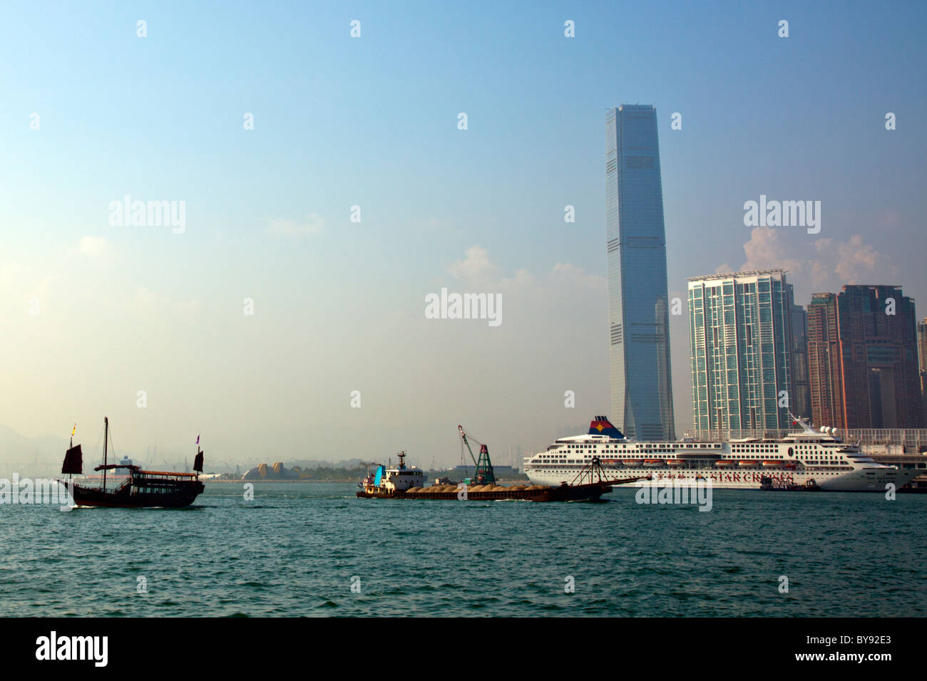 La ville de Kowloon dans la journée montrant la taille de Hong Kong, le plus haut bâtiment de l'International commerce center Banque D'Images
