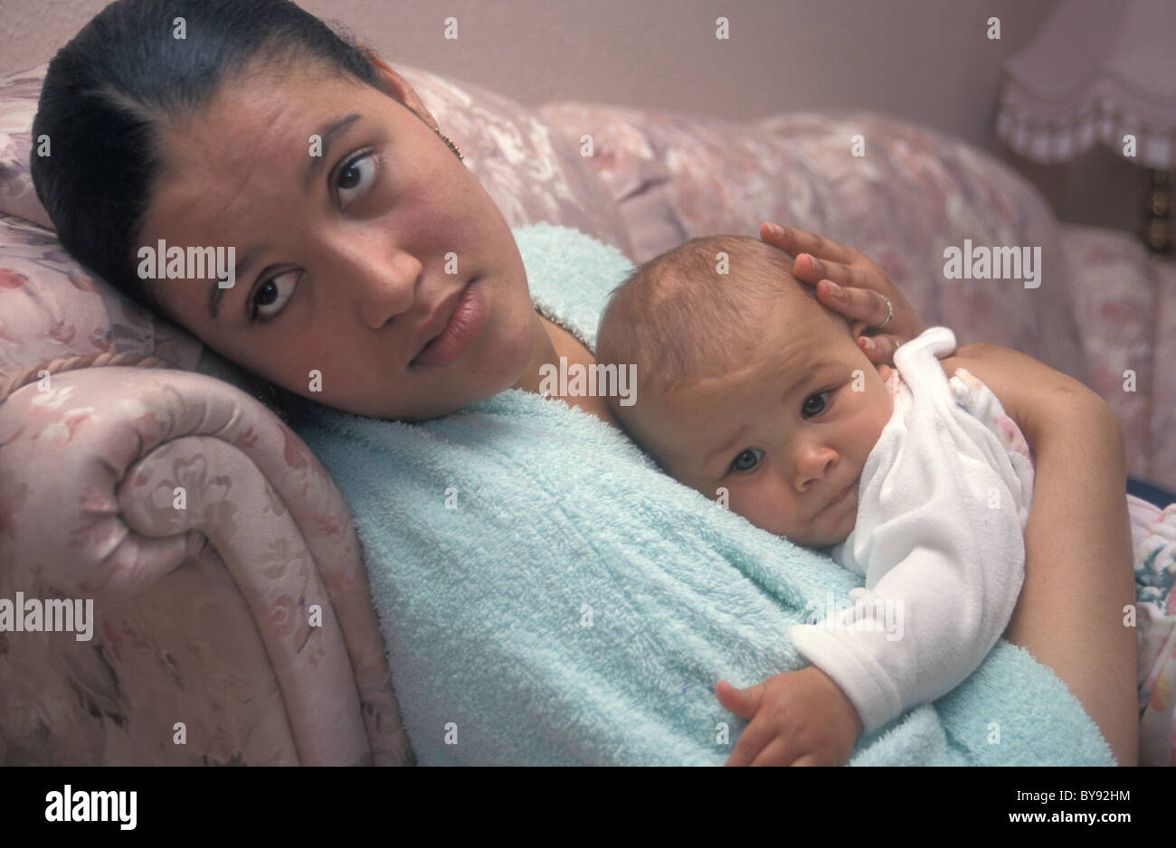 Mère souffrant de dépression post-natale Banque D'Images