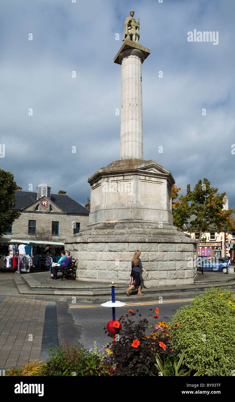 Le monument de George Glendenning St Patrick dans le Square, aka The Octogon, Westport, Comté de Mayo, Irlande Banque D'Images