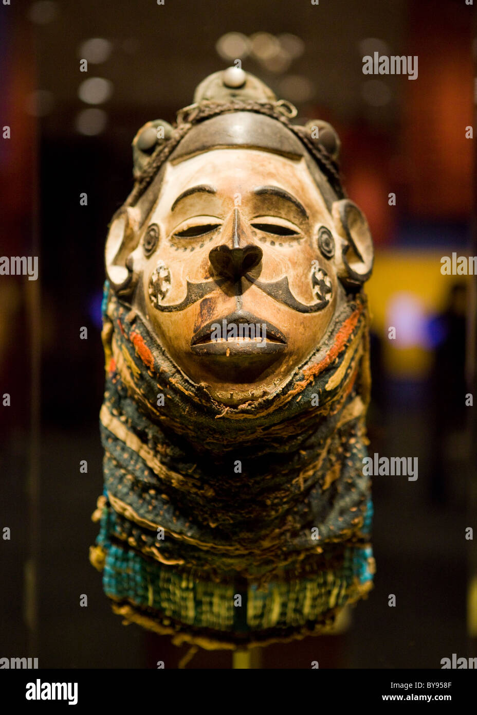 Masque nigérian des Ibos (peuples) masque rituel tribal Banque D'Images