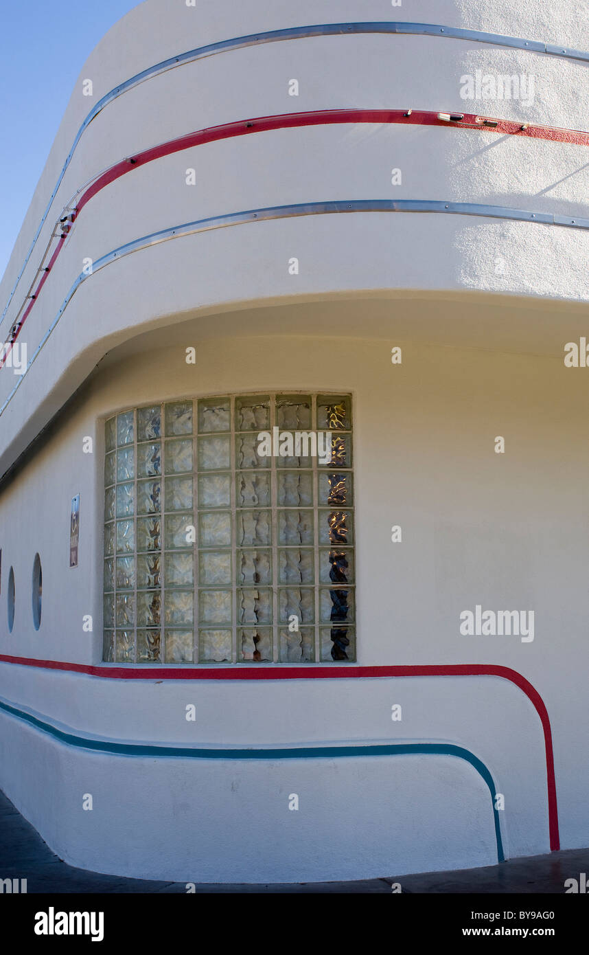 Un classique American diner sur la Route 66, en Californie. Banque D'Images