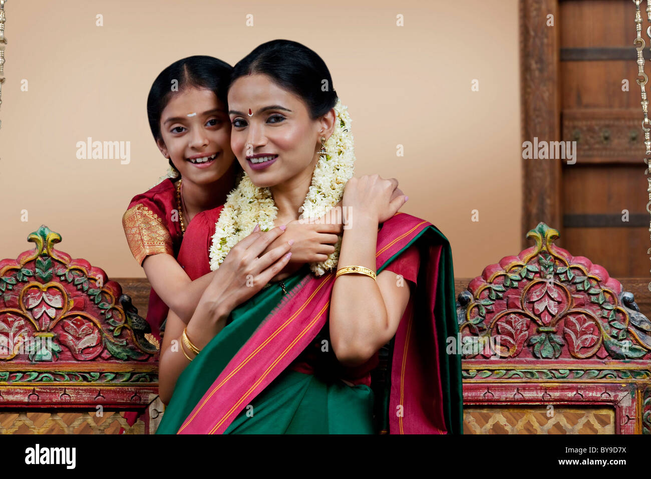 Portrait d'une femme de l'Inde du Sud avec sa fille Banque D'Images