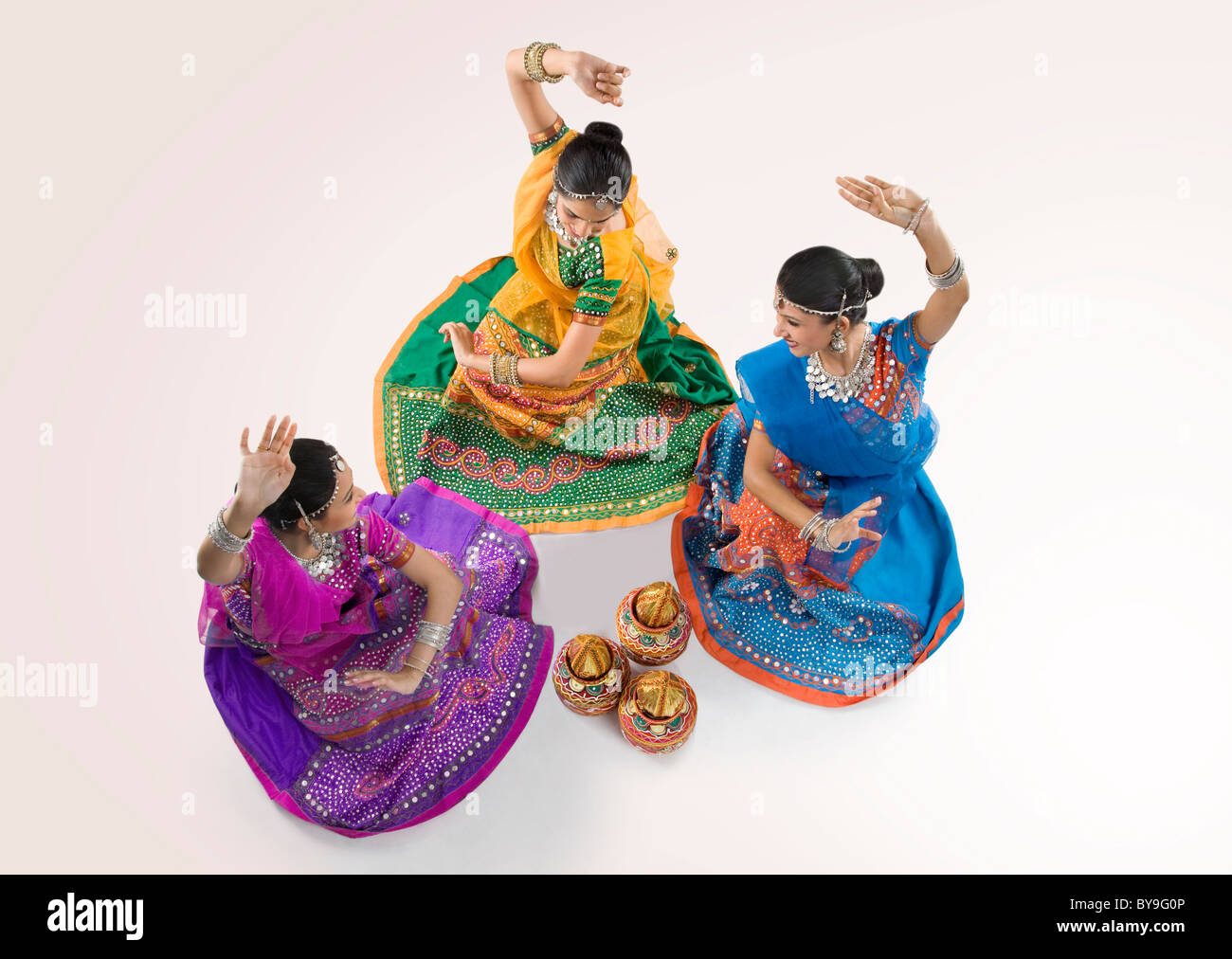 La danse des femmes Gujarati Banque D'Images