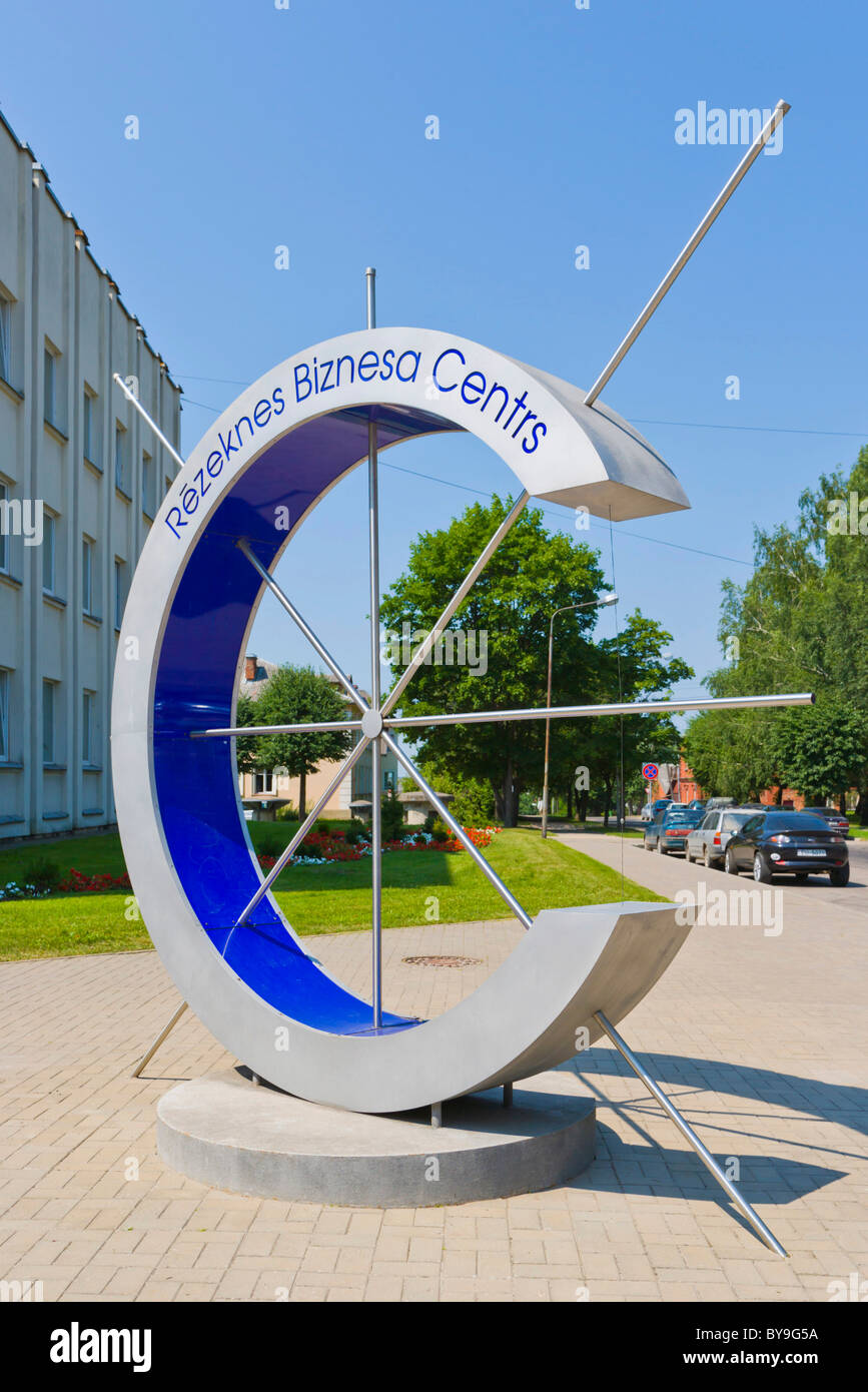 Centre d'affaires Rezekne symbole, Atbrivosanas Aleja Avenue, Rezekne, Latgale, la Lettonie, dans le Nord de l'Europe Banque D'Images