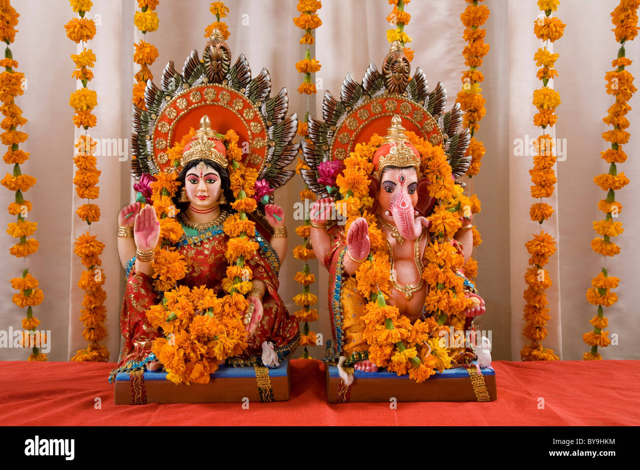 Ganesh et Lakshmi idoles Banque D'Images