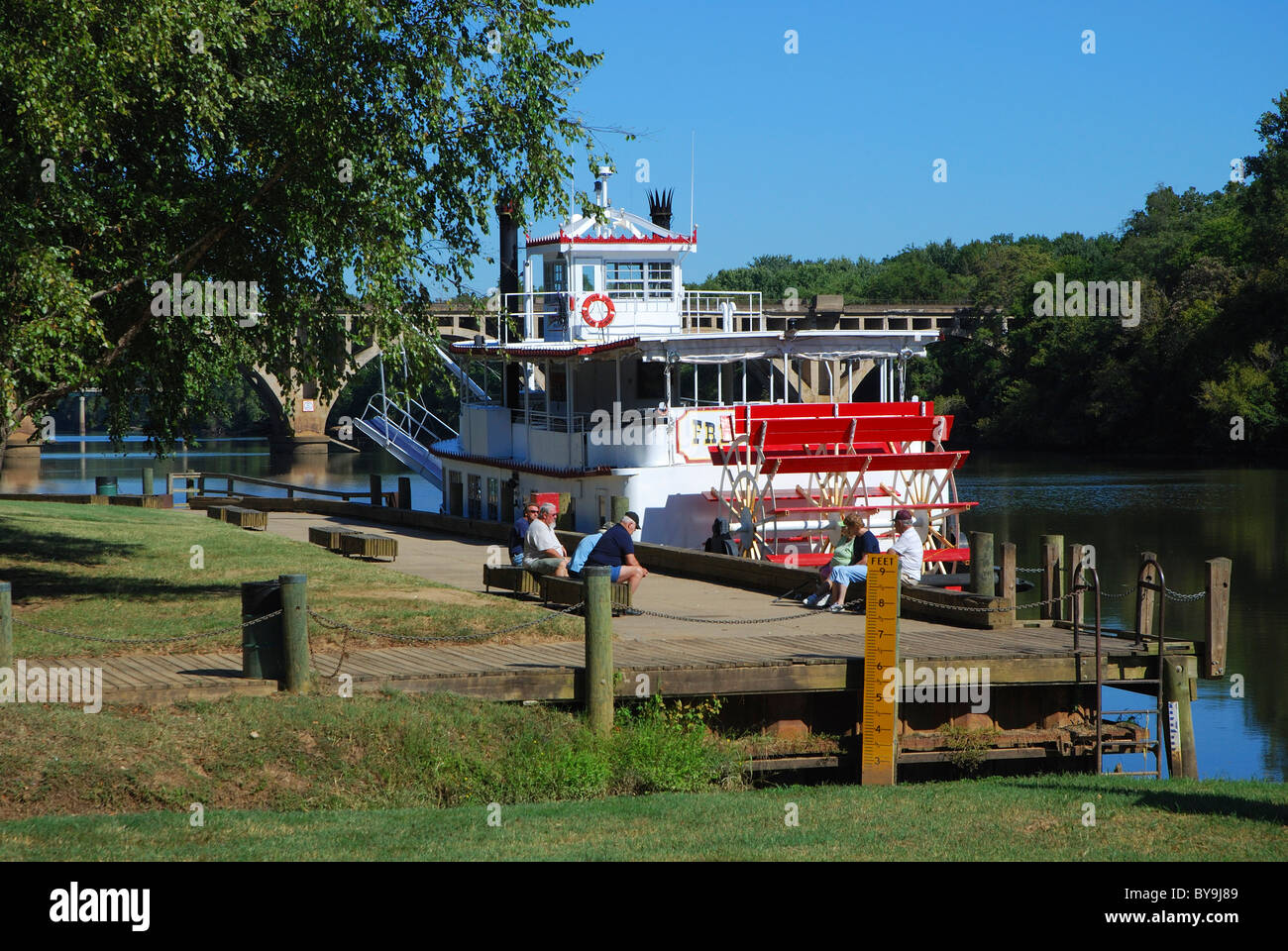 La rivière bateau "Ville de Fredericksburg" est amarré à un centre-ville historique de Fredericksburg Park sur la rivière Marshalltown. Copyrigh Banque D'Images