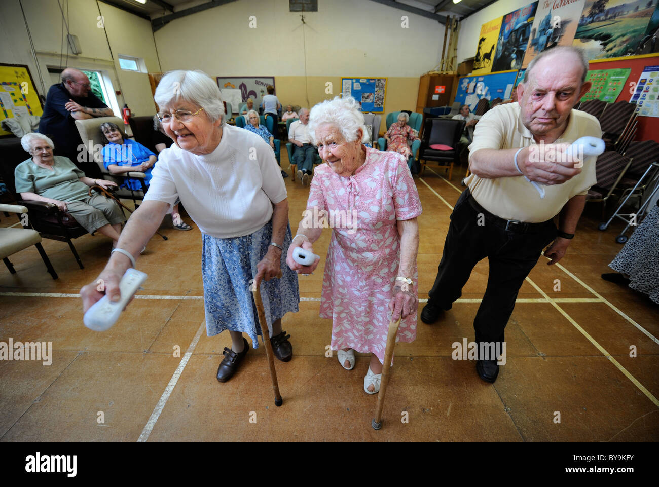 Le Brookside Centre de jour dans la région de Tenbury Wells, Worcestershire où Leominster & District Age Concern ont introduit des Nintendo Wii S Banque D'Images