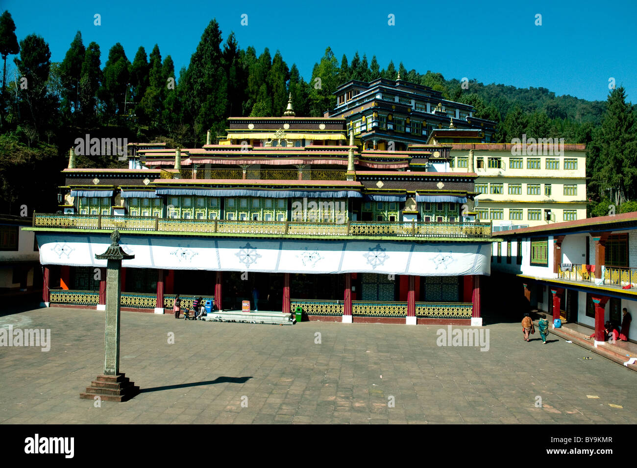 Monastère de Rumtek au Sikkim, le centre principal, construit en 1968, de la secte Kagyü du bouddhisme tibétain Banque D'Images
