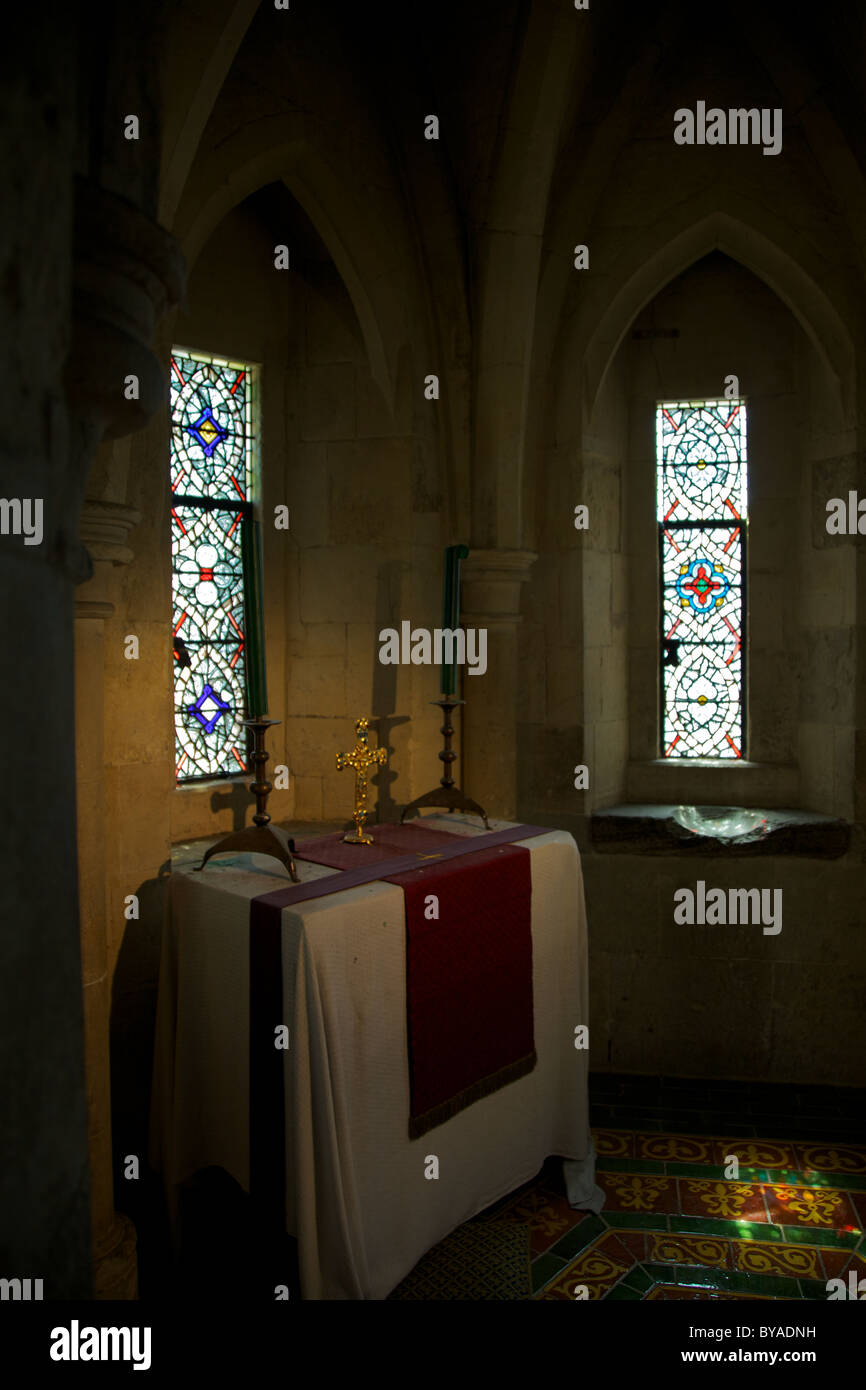 Un autel dans une église à l'intérieur de la Tour de Londres, Angleterre Banque D'Images