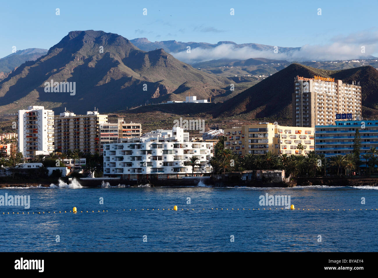 Bâtiments à plusieurs étages, Los Cristianos, Tenerife, Îles Canaries, Espagne, Europe Banque D'Images